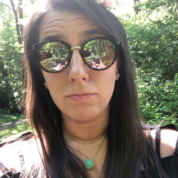 Meet your Posher, Sarah - Picture 4 of 5